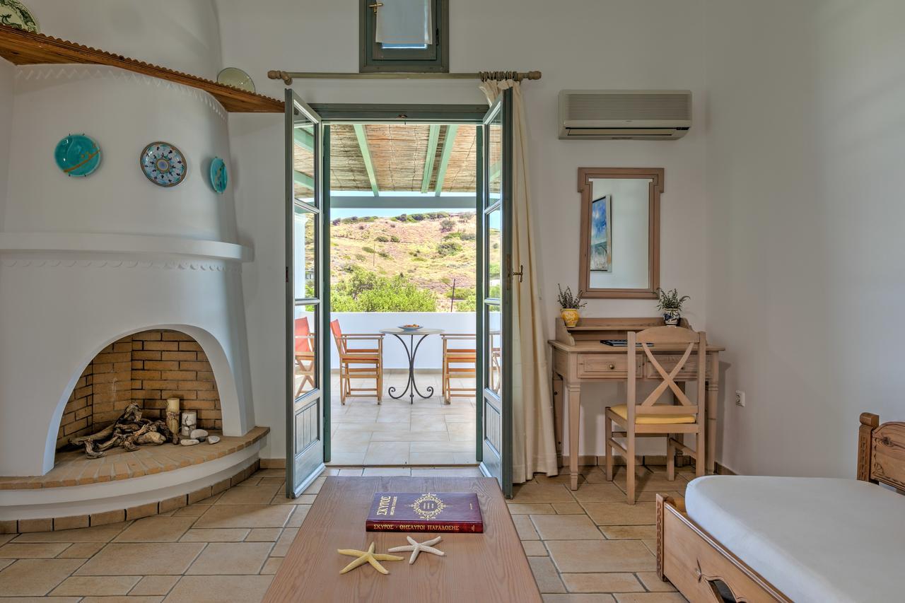 Dioni Hotel Skyros Exteriör bild